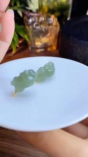 和田玉貔貅吊坠浅青玉晴水貔貅玉坠男女款挂件