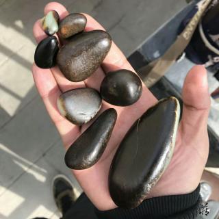籽料里的黑珍珠:一张图看懂黑皮和田玉的特征! 和田玉鉴定保养知识大