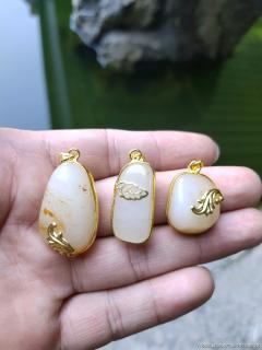 和田玉原石包的k金小吊坠支持和田玉机构检测300一个